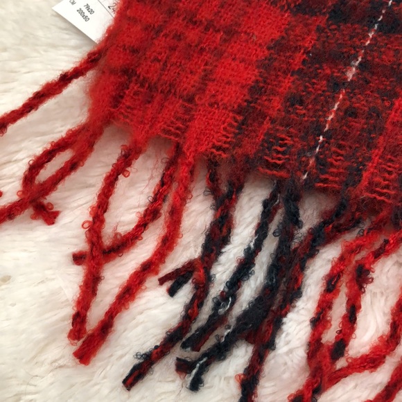 H&M scarf - Picture 8 of 8